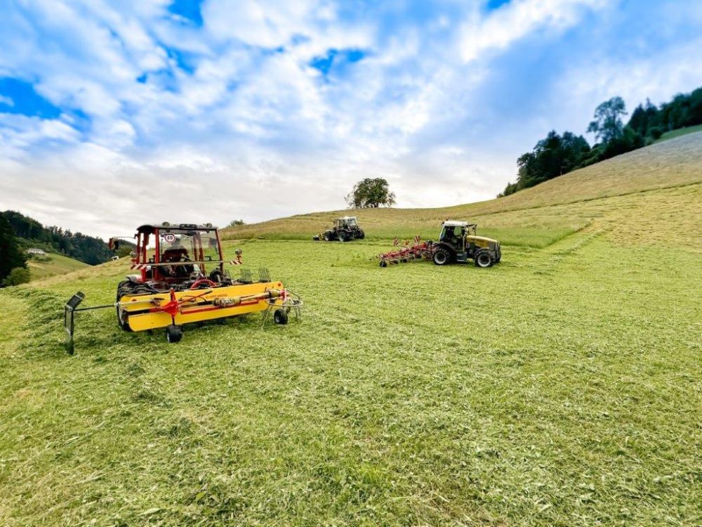 Rigitrac und Antonio Carraro im Steilhangeinsatz. Foto: Sepp Knüsel AG