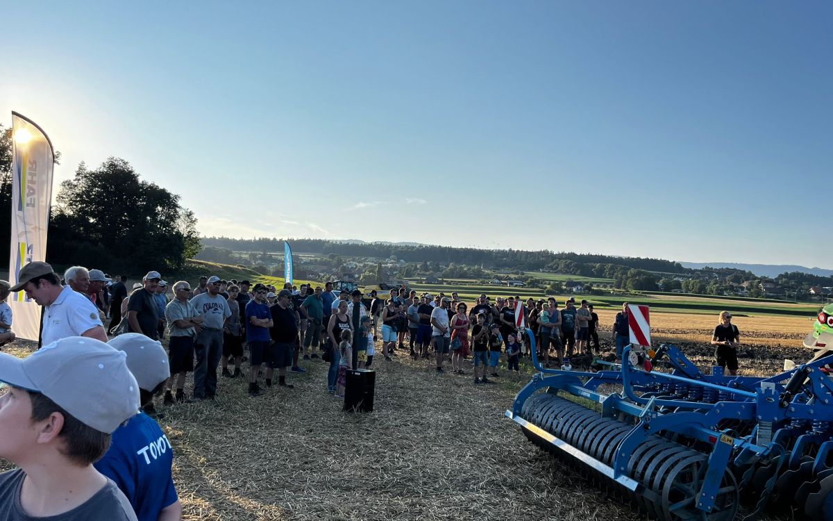 Feldvorführung von Lemken und Deutz-Fahr in Hermringen. Foto: kim