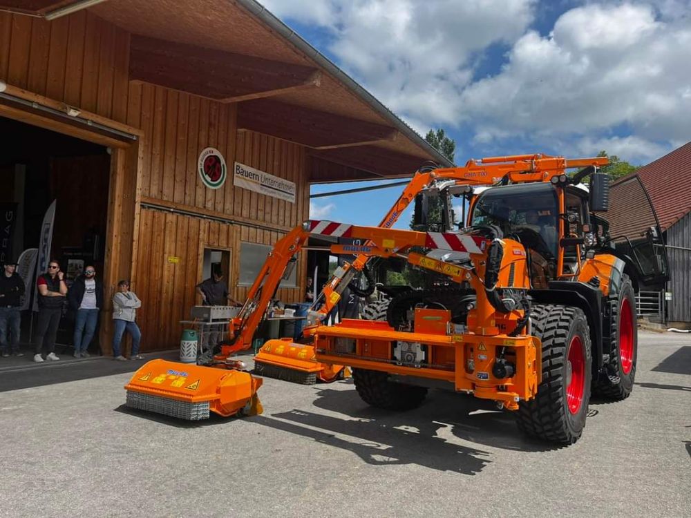 Mulag-Road-Show 2024; Fendt 700 mit Mulag Mulcher. Foto: kim