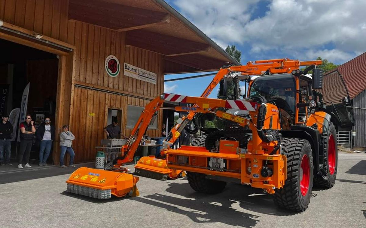 Mulag-Road-Show 2024; Fendt 700 mit Mulag Böschungsmulcher. Foto: kim