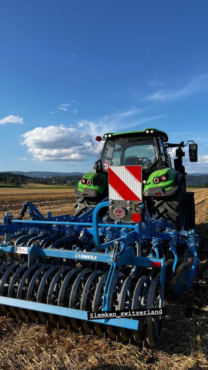 Eine Lemken Scheibenegge im Einsatz. Foto: kim