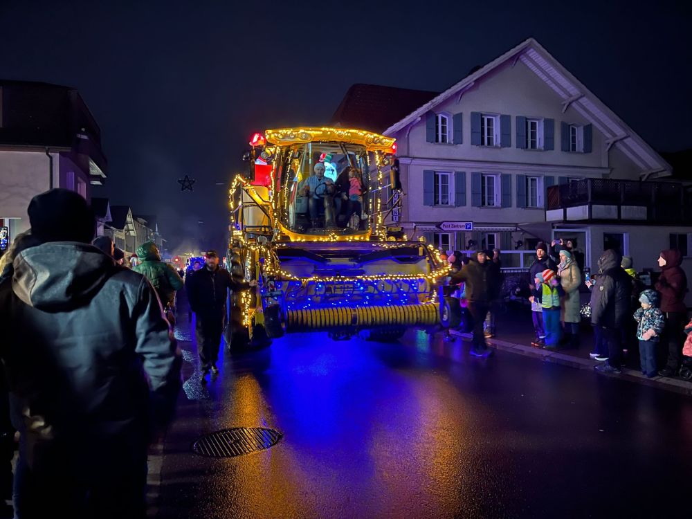 Ein beeindruckendes Spektakel: „Die Grossen“ rundeten das Event mit ihren prachtvoll dekorierten Fahrzeugen ab. Bild: kim